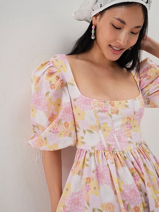 For Love And Lemons Dresses & Skirts - For Love and Lemons Carrie Floral Square-Neck Pink Puff-Sleeve Midi Dress